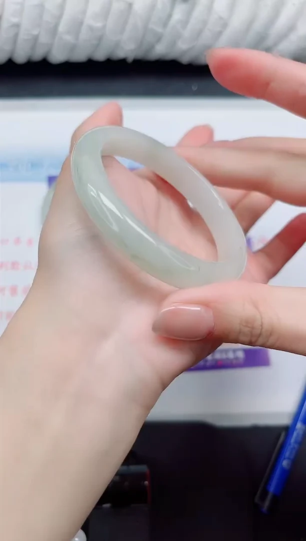 【闪购商品】石英质玉手镯未镶嵌174#53.1