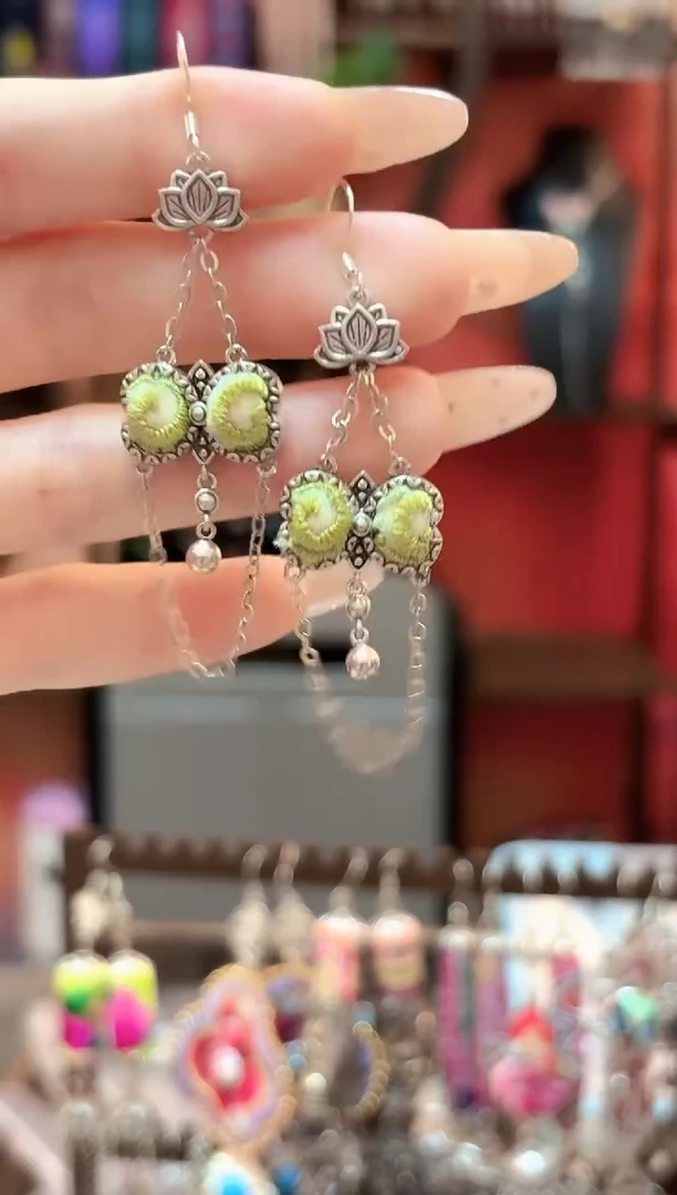 织绣云织谣民族风精美饰品16***