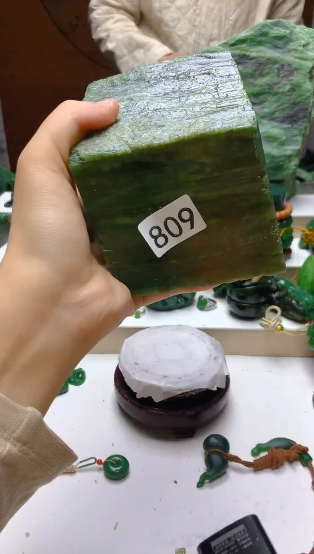 未镶嵌和田玉（碧玉）珠宝半成品1