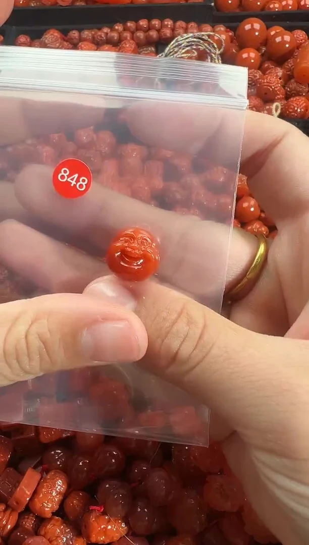 颈饰未镶嵌南红玛瑙1