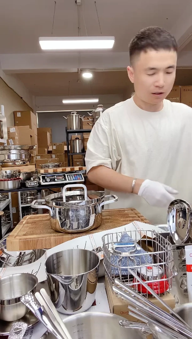 A13 微瑕卓德铭16cm旋转锅（使用）