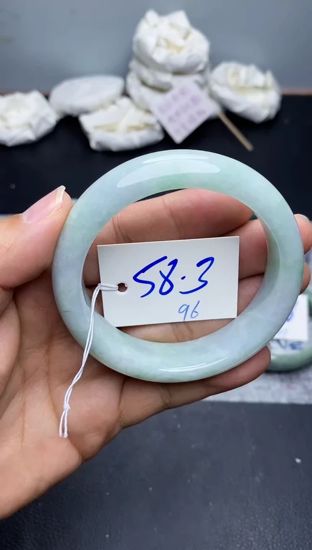 未镶嵌手镯翡翠96
