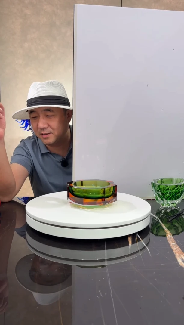 摆件祖母绿琥珀金圆形烟灰缸