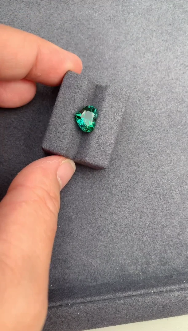 【闪购商品】碧玺裸石未镶嵌2.3ct绿碧玺