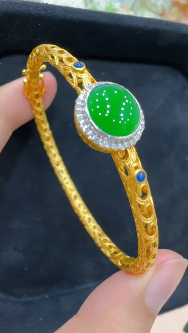 18K金镶嵌手镯翡翠云***1