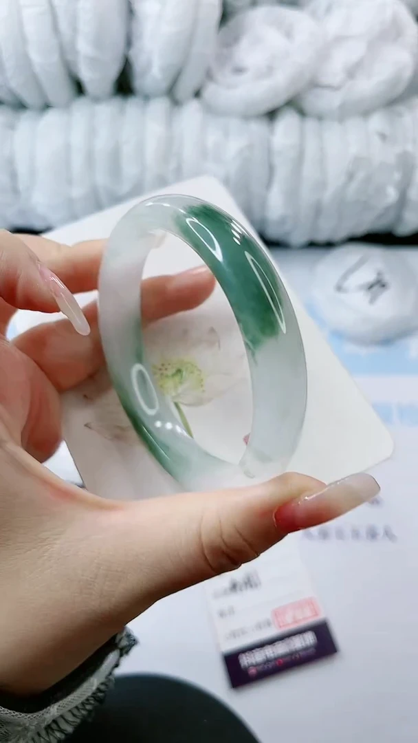 【闪购商品】石英质玉手镯未镶嵌多样性发货A281