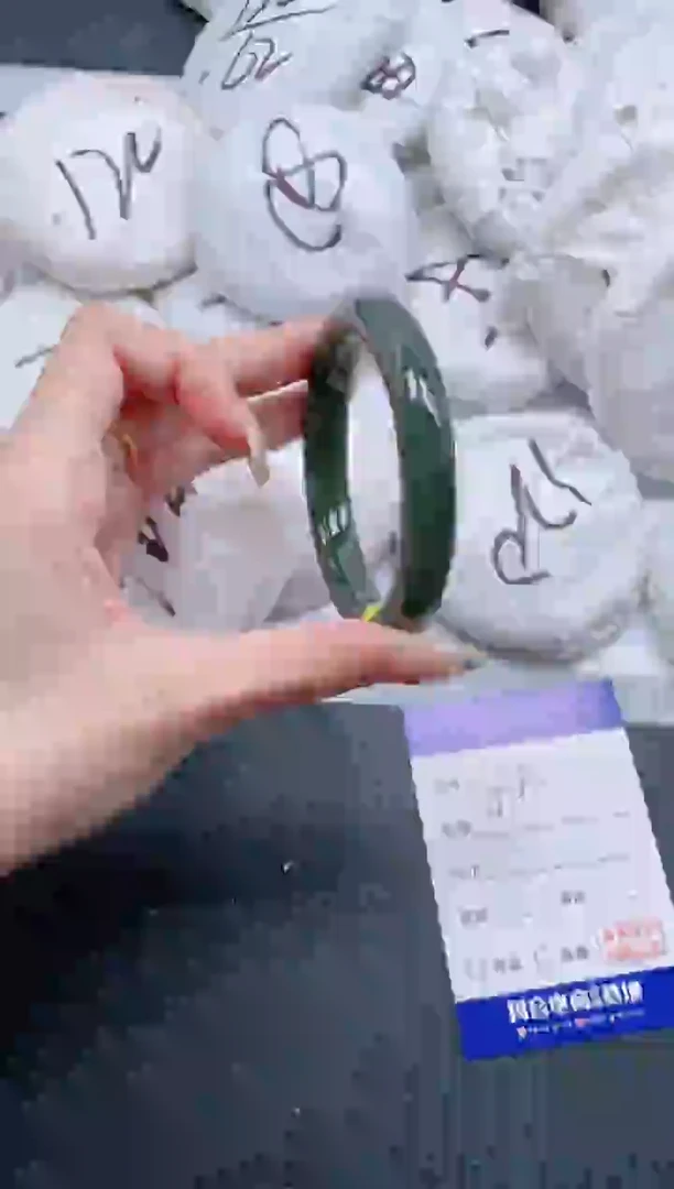 和田玉手镯未镶嵌2J70-59