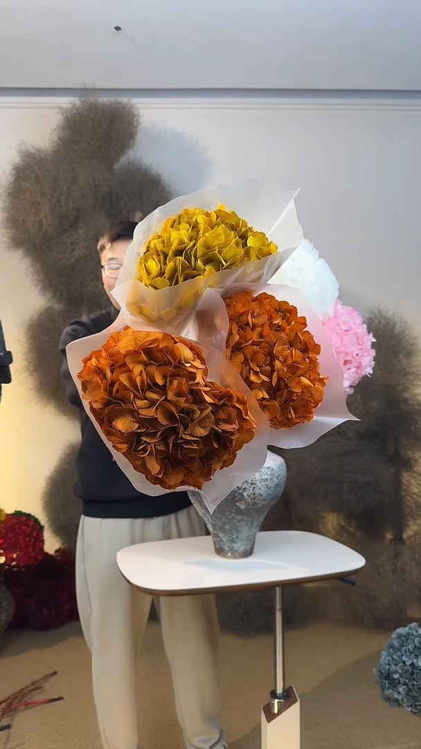 114  山前小麦 · 永生大叶绣球3枝 橙2黄1