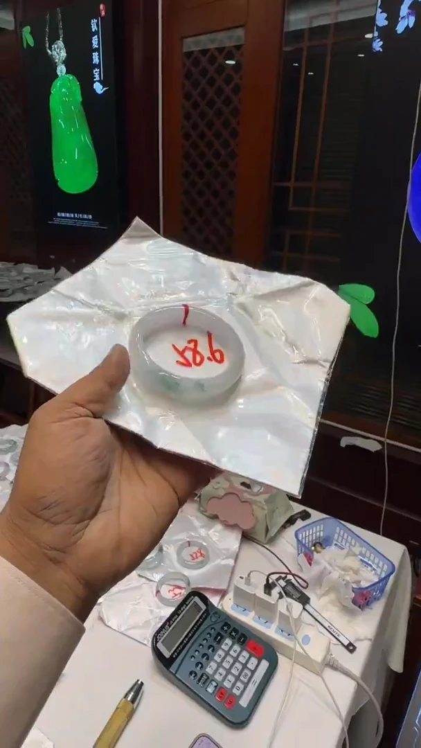 未镶嵌手镯翡翠手镯