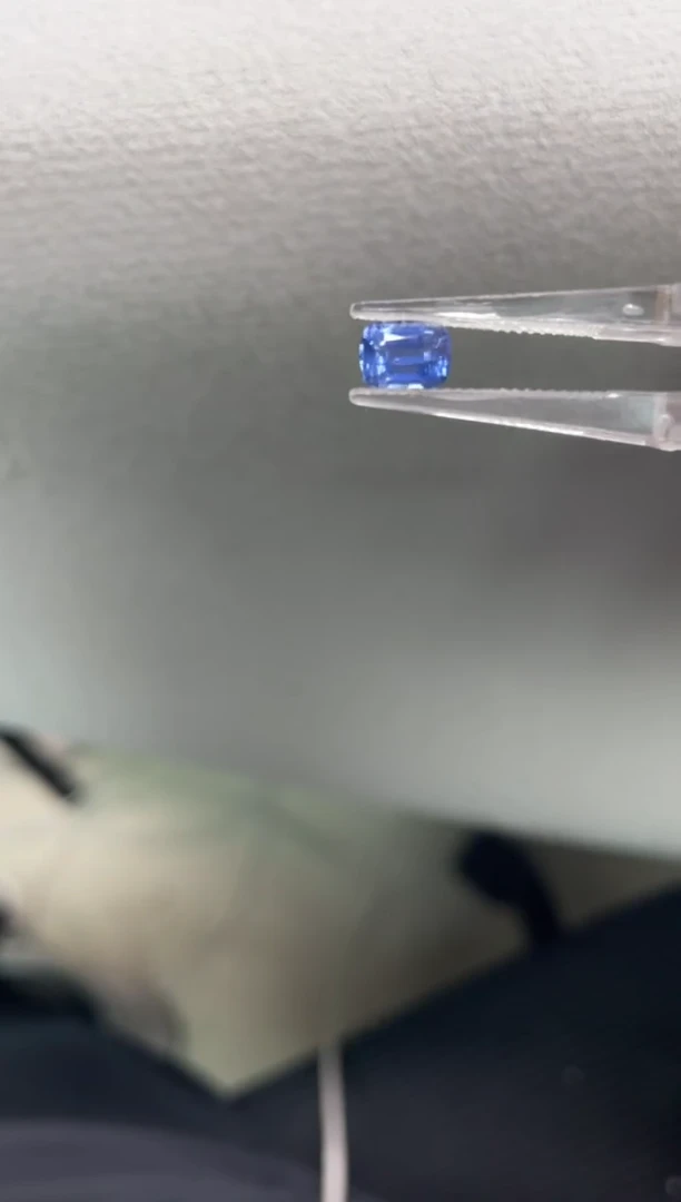 蓝宝石裸石未镶嵌无烧1.08克拉矢车菊（包吉尔德）特