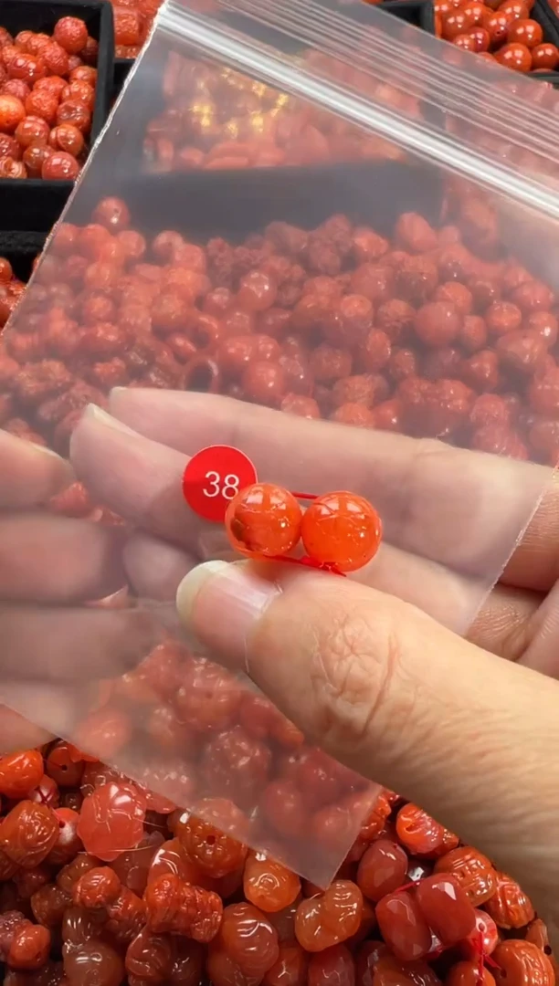 颈饰未镶嵌南红玛瑙1