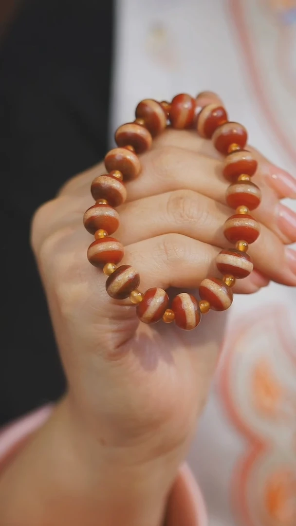 【闪购商品】玛瑙/玉髓手串未镶嵌多样性发其一