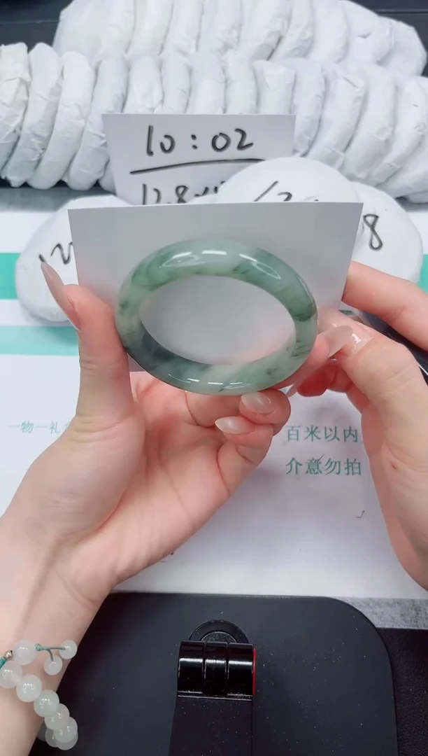 石英质玉手镯未镶嵌13-52.6