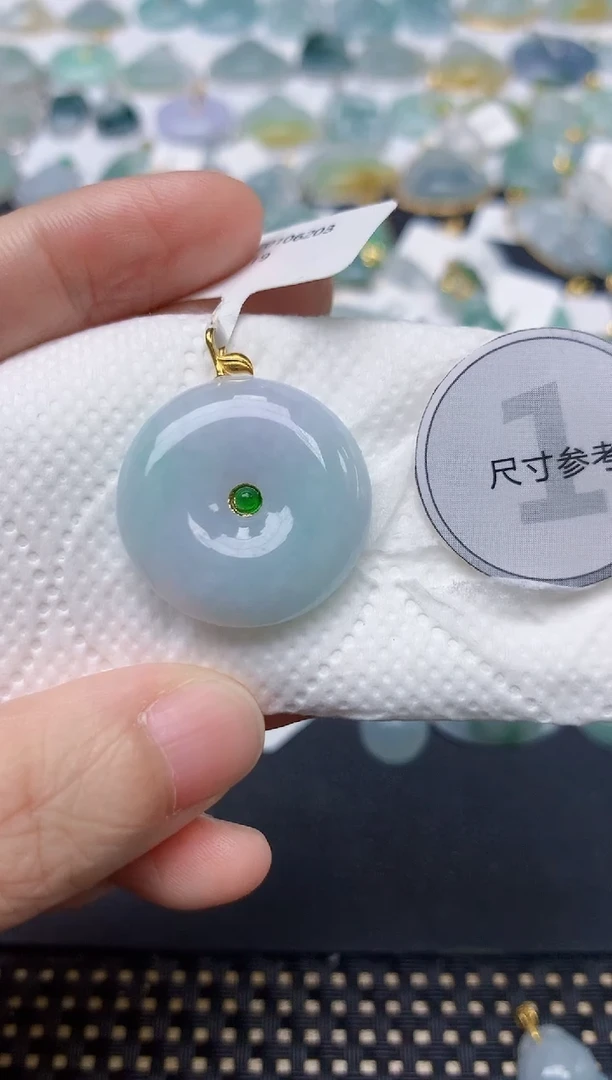 颈饰18K金镶嵌翡翠天然缅甸A货翡翠