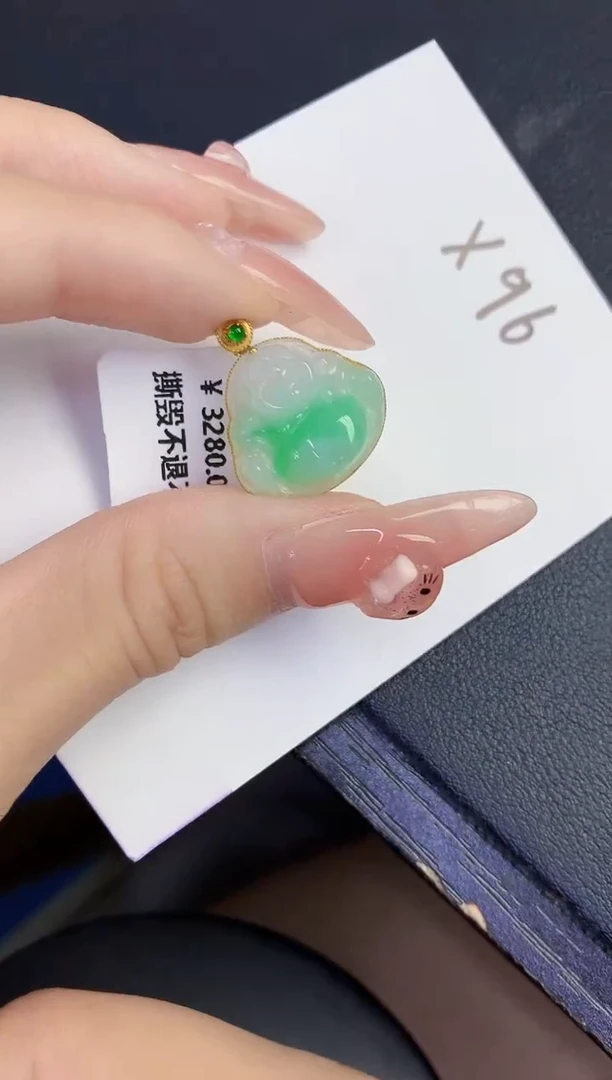 颈饰18K金镶嵌翡翠缅甸天然翡翠A货