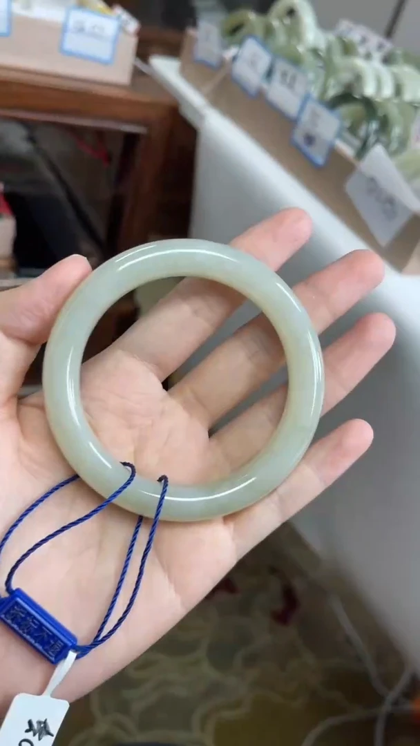 未镶嵌手镯和田玉56