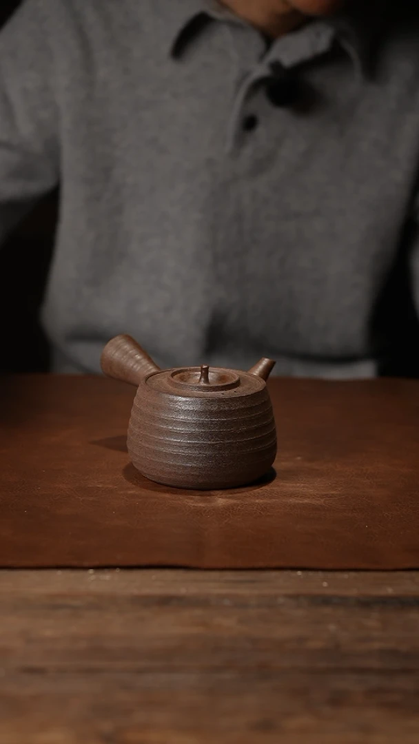 L***.016纯手拉侧把煮水壶