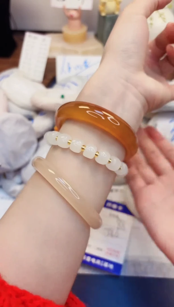 【闪购商品】石英质玉手镯未镶嵌359-玛瑙-圈口58