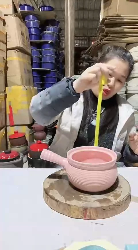 陶瑕疵小号粉色手把锅