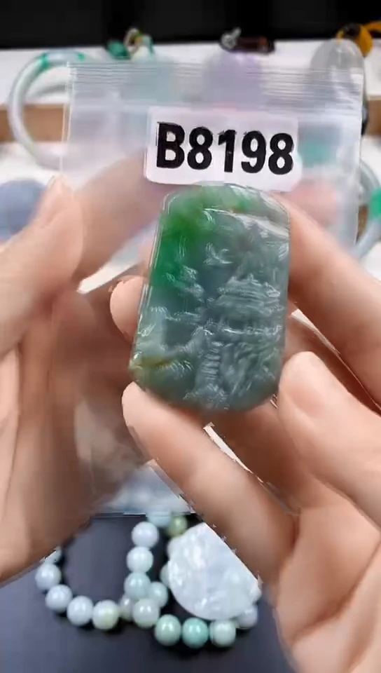 颈饰未镶嵌翡翠天然翡翠吊坠挂件