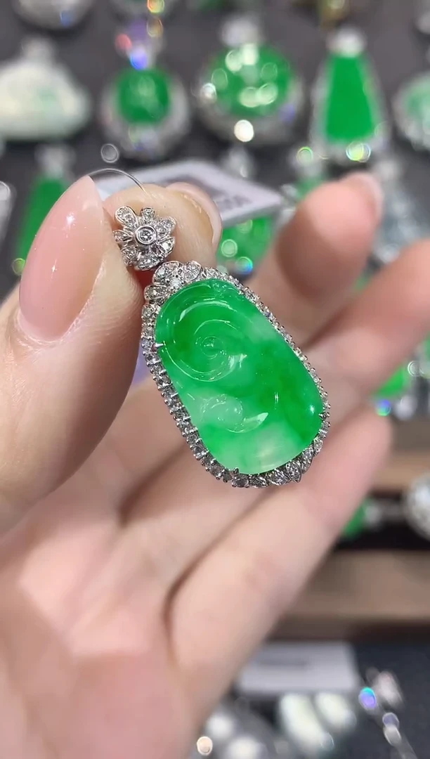 吊坠(不含链)18K金镶嵌翡翠C16翡翠