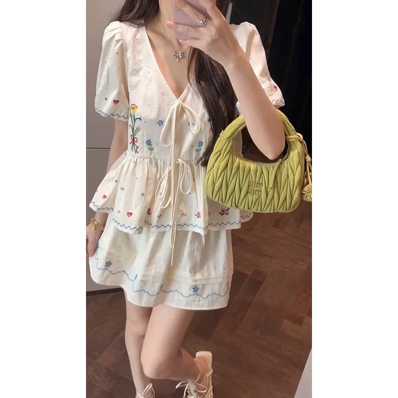 夏季穿搭一整套高级感超好看小香风白色刺绣衬衫a字半身裙两件套