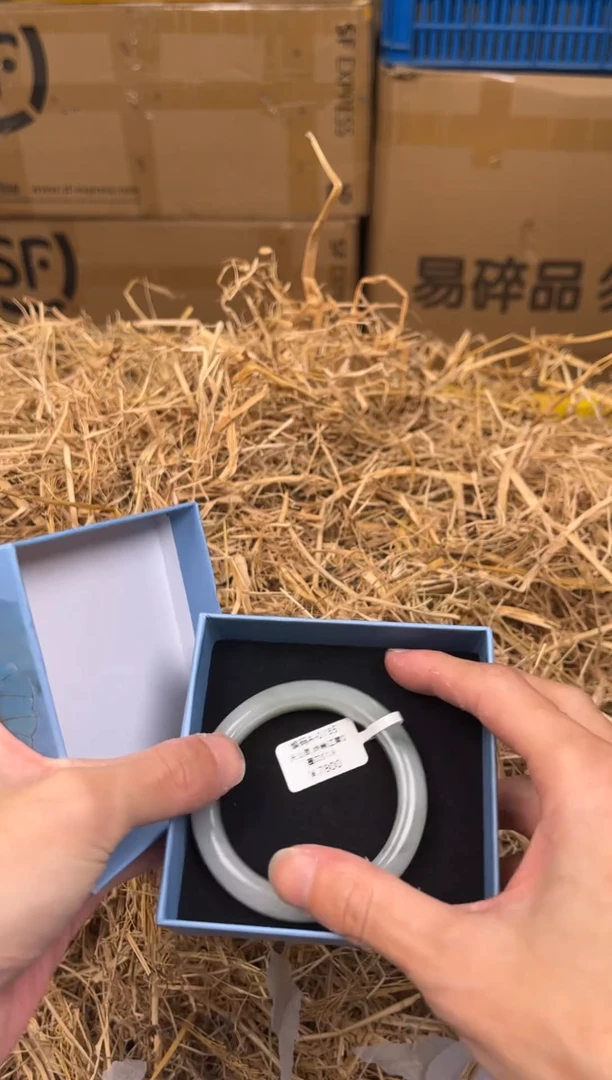 未镶嵌手镯石英质玉A-0785