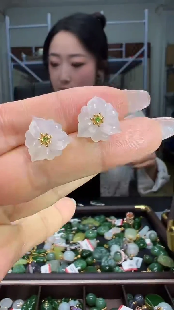 颈饰银S925镶嵌和田玉（多样性发货.发其一)12.28.90