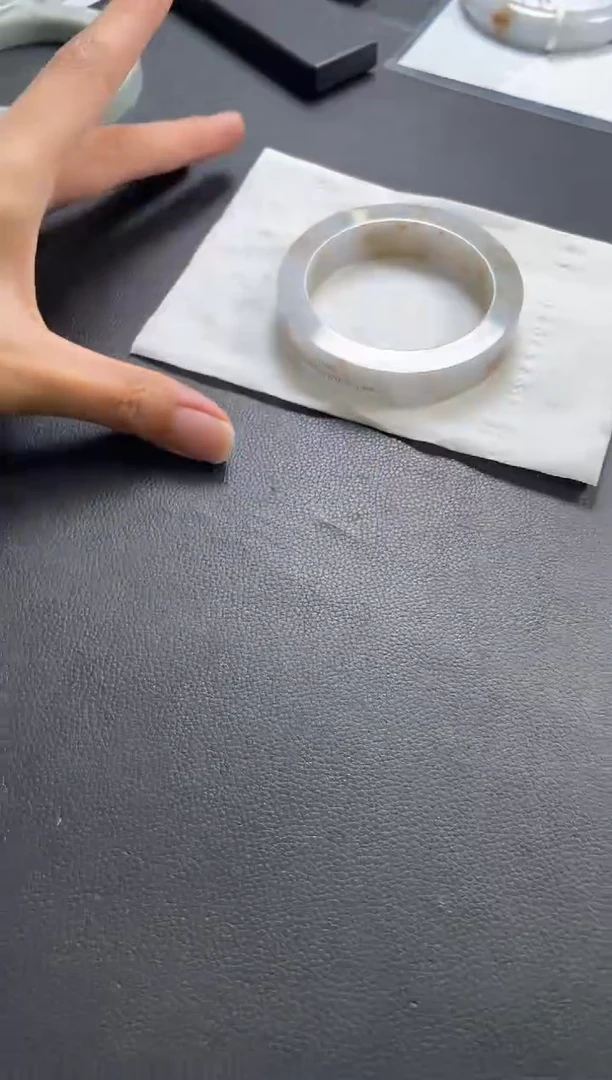 未镶嵌手镯定制翡翠琪*宝手镯