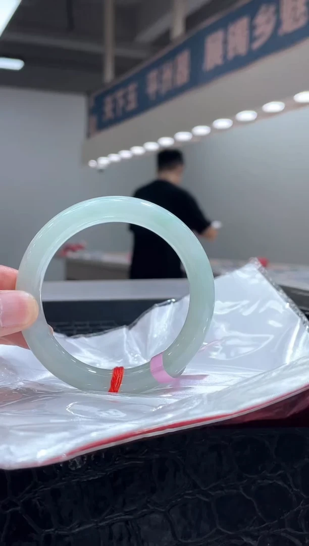 未镶嵌手镯翡翠3