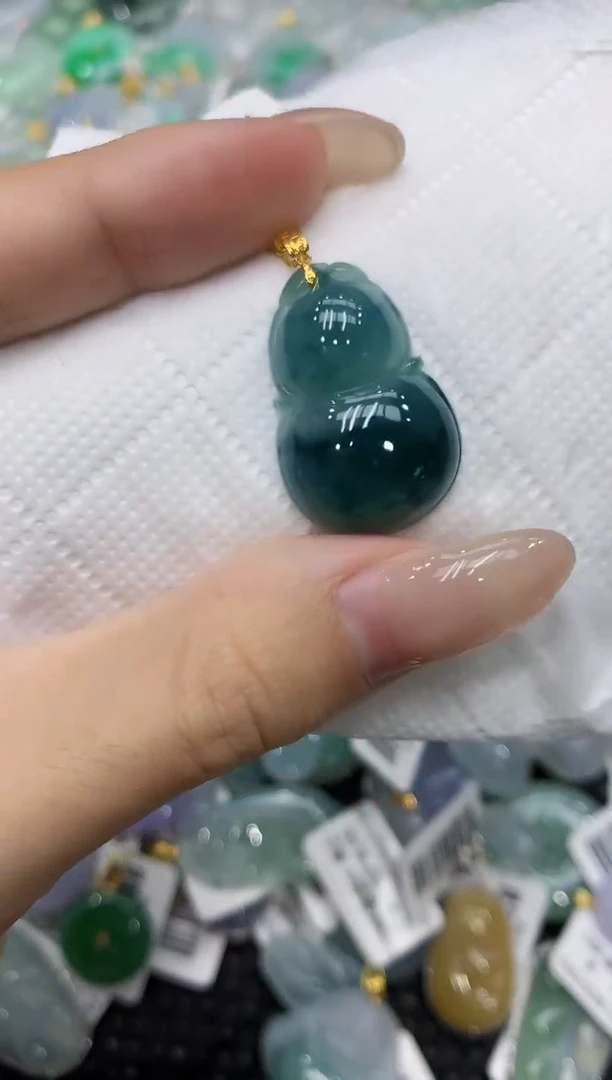 颈饰18K金镶嵌翡翠111111111111