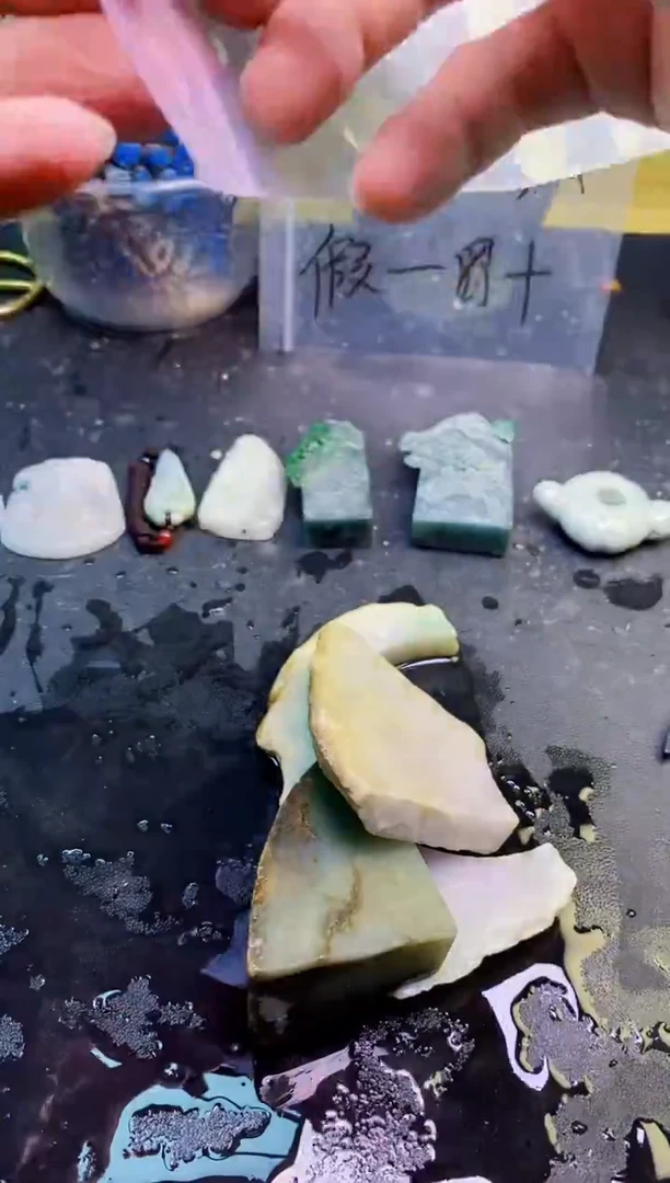 翡翠未镶嵌颈饰天然翡翠044