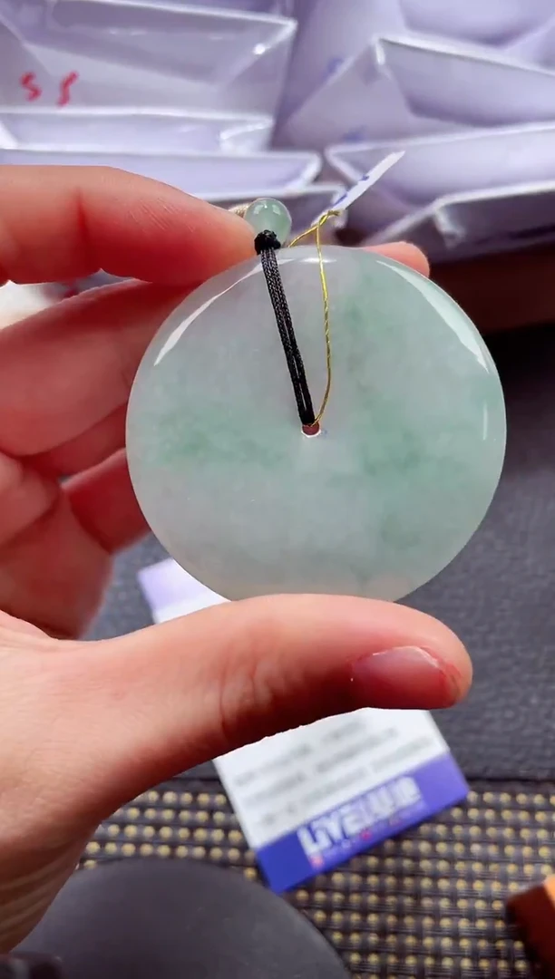 18K金镶嵌挂件翡翠1118888