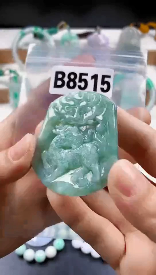 颈饰未镶嵌翡翠天然翡翠吊坠挂件