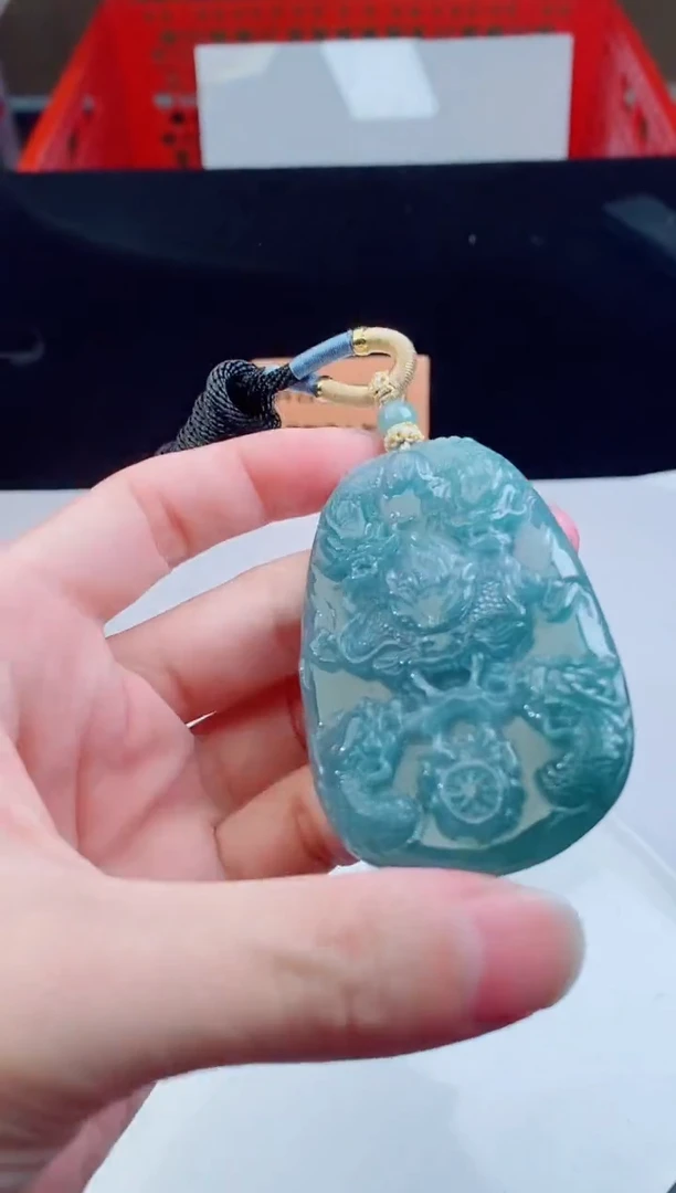颈饰未镶嵌翡翠    ·
