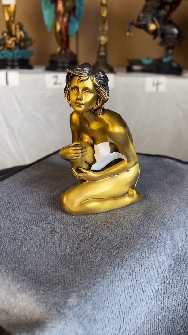 精铜材质精美雕塑