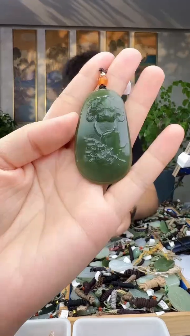 未镶嵌和田玉挂件拍一发一