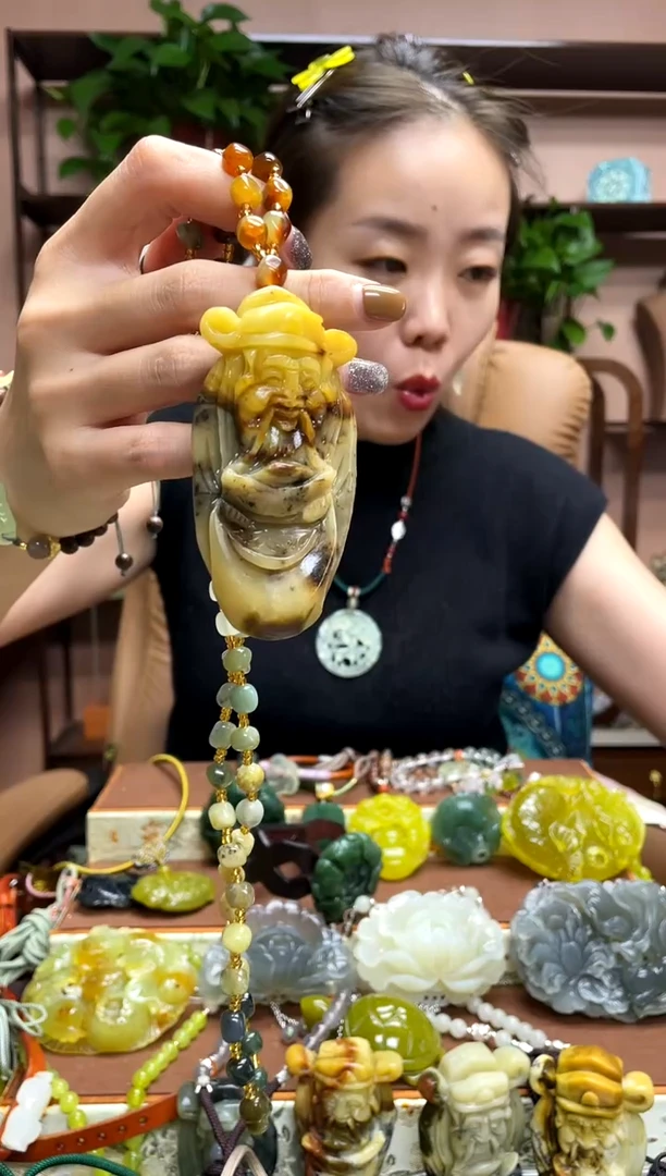 未镶嵌岫玉吊坠·