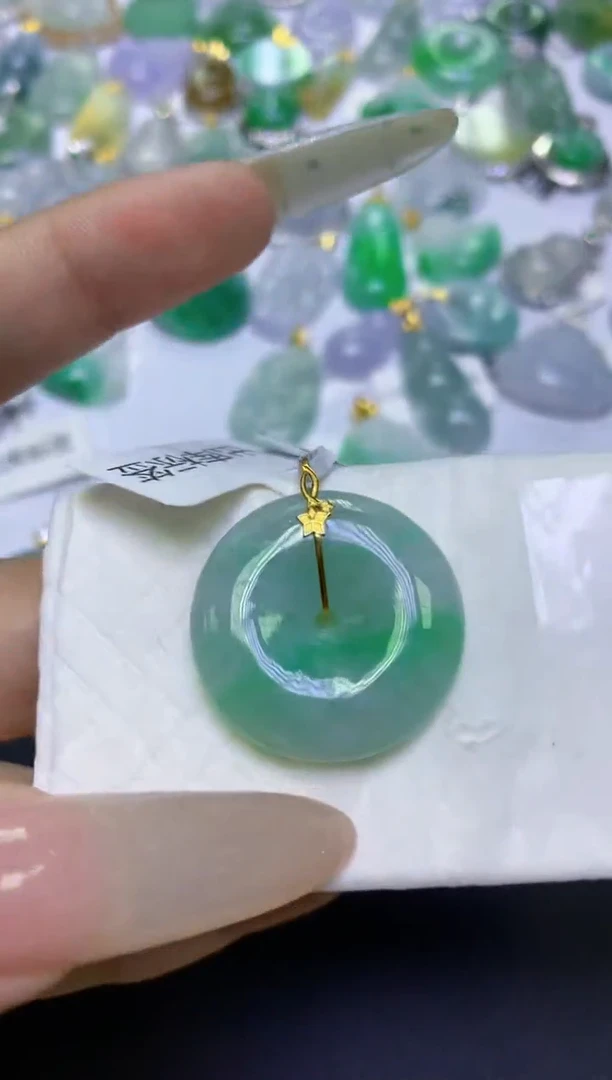 颈饰18K金镶嵌翡翠天然缅甸翡翠A货百元以上9元证书费自理