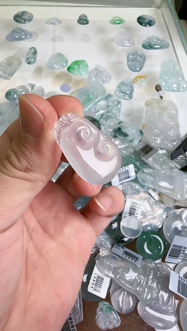 【闪购商品】翡翠吊坠(不含链)未镶嵌··