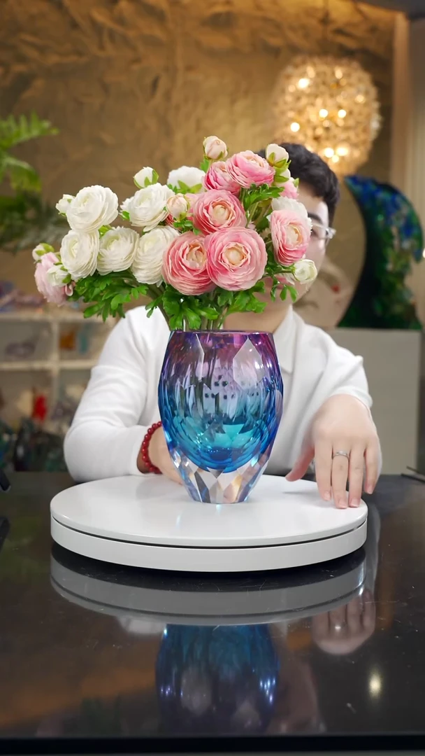 手工艺品琉璃金红蓝切面花瓶