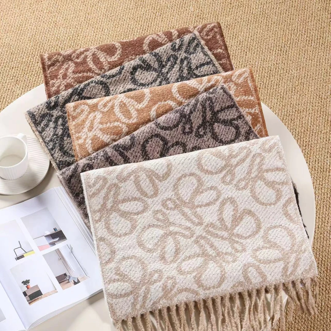 字母D围巾女秋冬季新款空调房外搭披肩双面仿羊绒保暖围脖