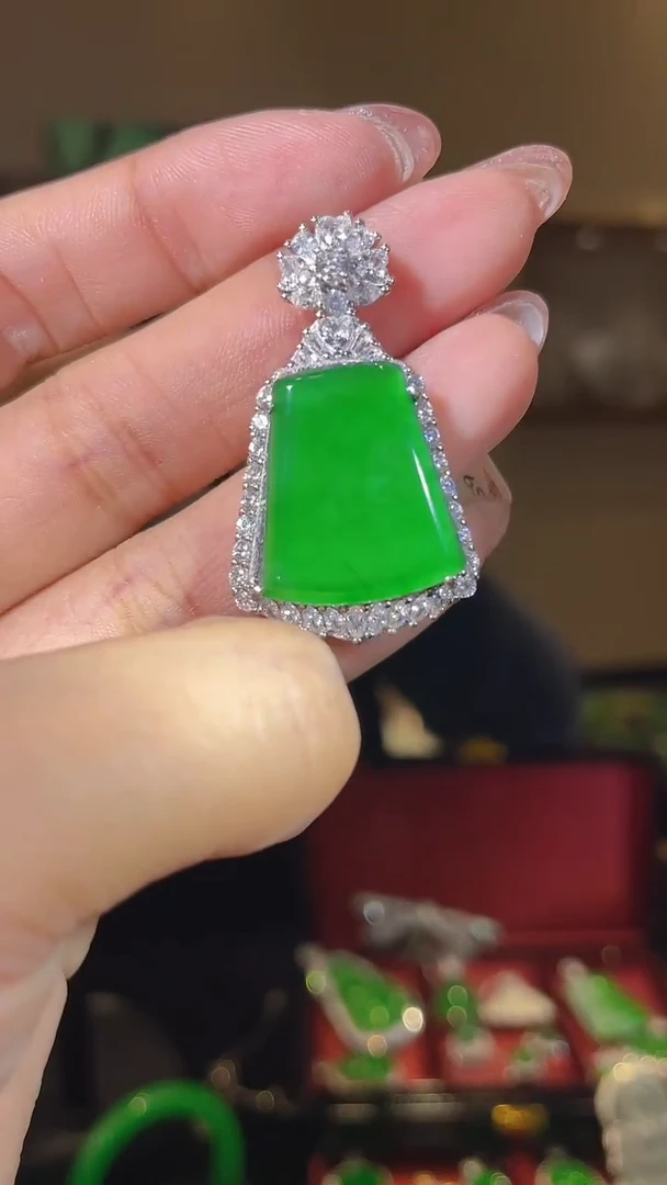 【闪购商品】翡翠吊坠(不含链)银S925镶嵌天然翡翠A货