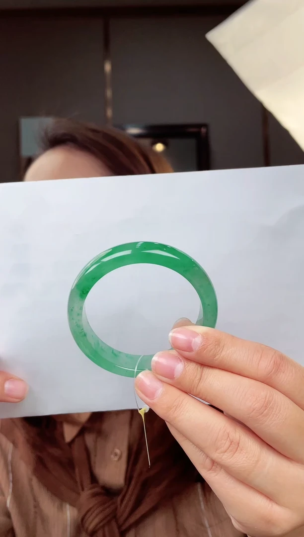 【闪购商品】石英质玉手镯未镶嵌独龙玉