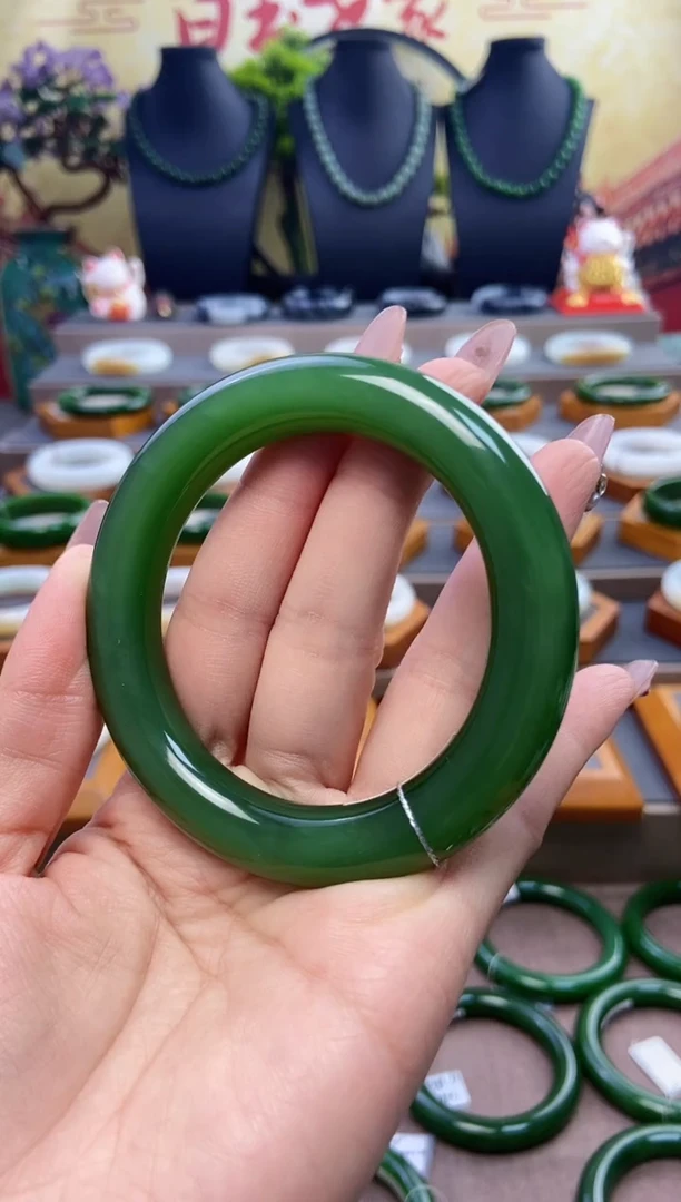 未镶嵌手镯和田玉高端收藏级碧玉手镯57