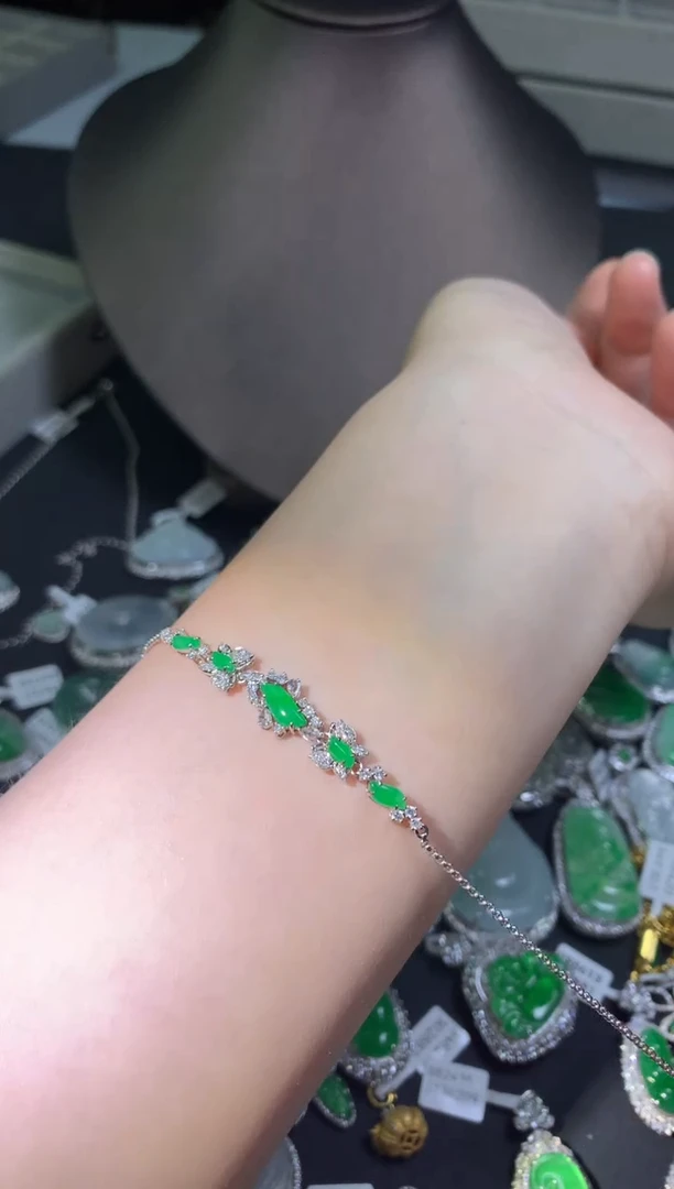 吊坠(不含链)18K金镶嵌翡翠手链