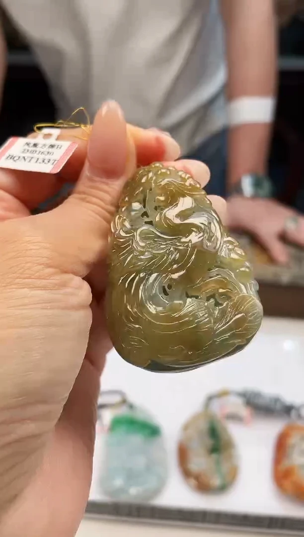 翡翠未镶嵌吊坠(不含链)242