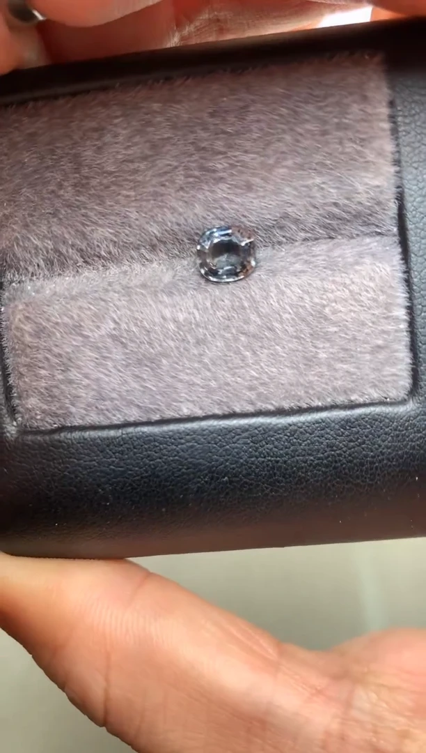 【闪购商品】定制尖晶石裸石未镶嵌枕型 金属灰色调尖晶石 1.13ct