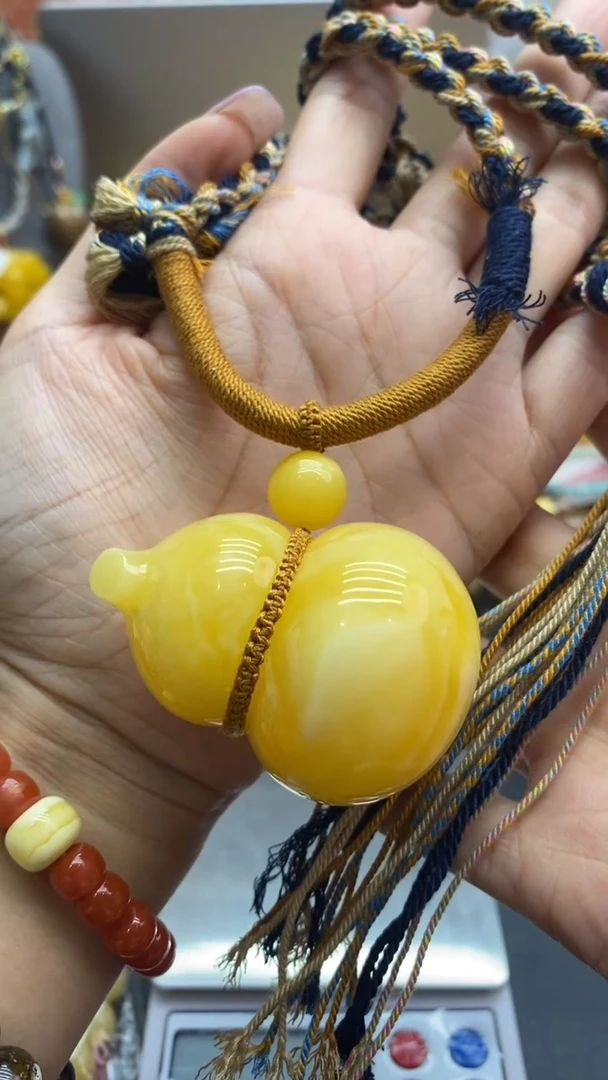 琥珀未镶嵌珠宝奇石2186