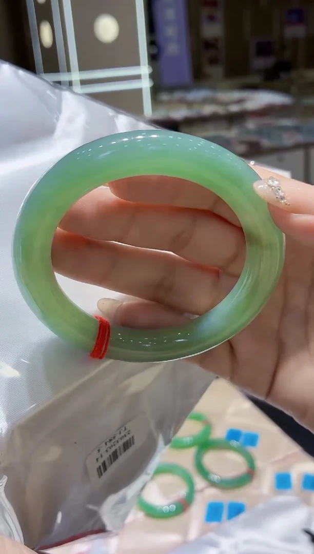 未镶嵌手镯翡翠翡翠手镯